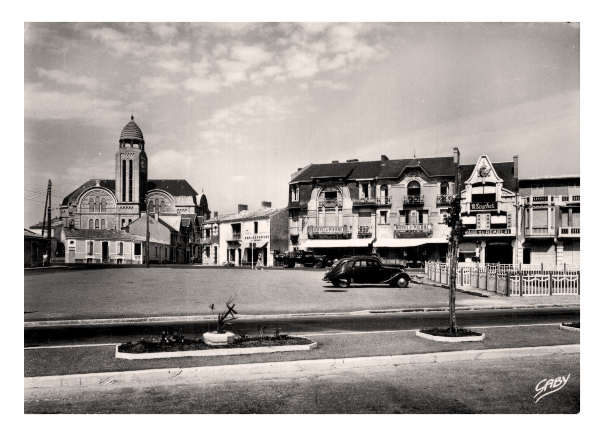 Sables d'Olonne, Vendée , Place de Strasbourg (Gaby 108).jpg