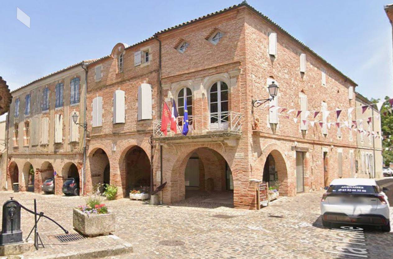 auvillar mairie.JPG