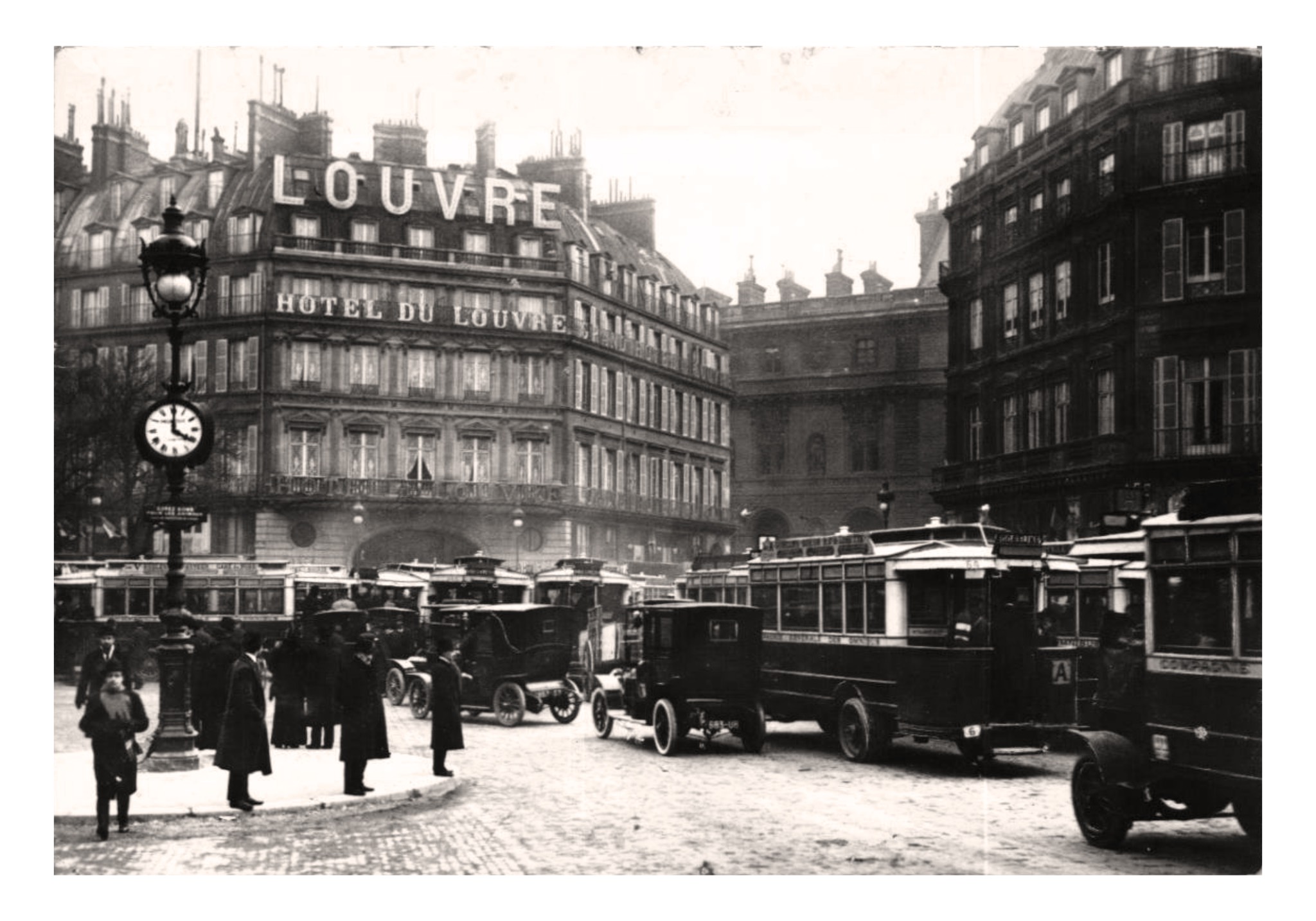 Hôtel du Louvre.jpg