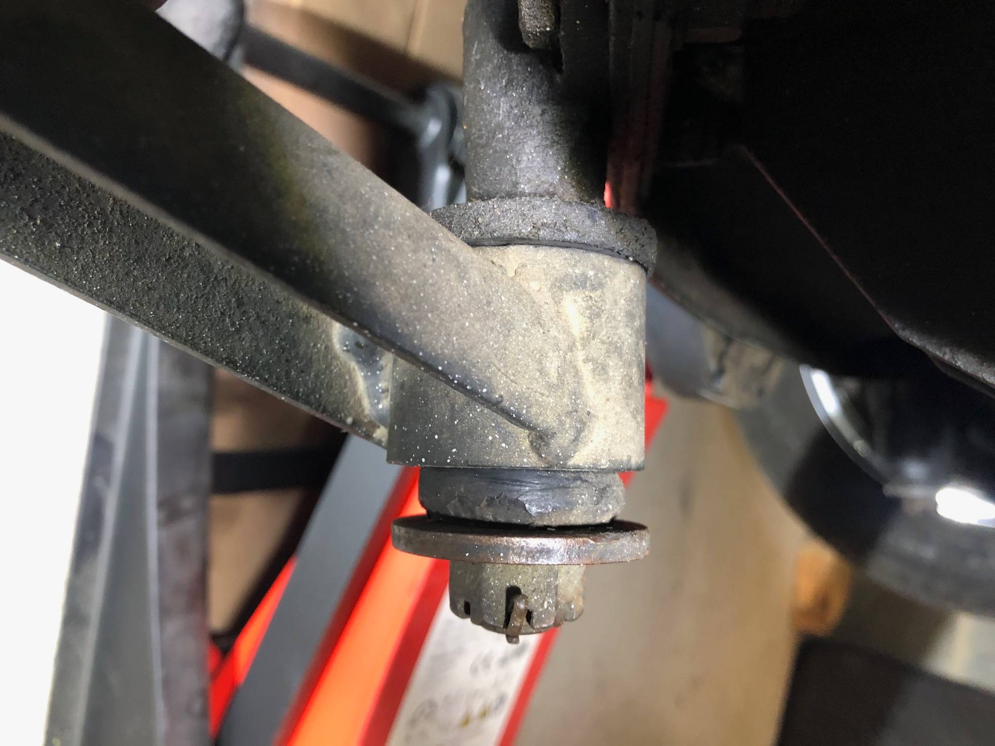 fixation bras inférieur.JPG