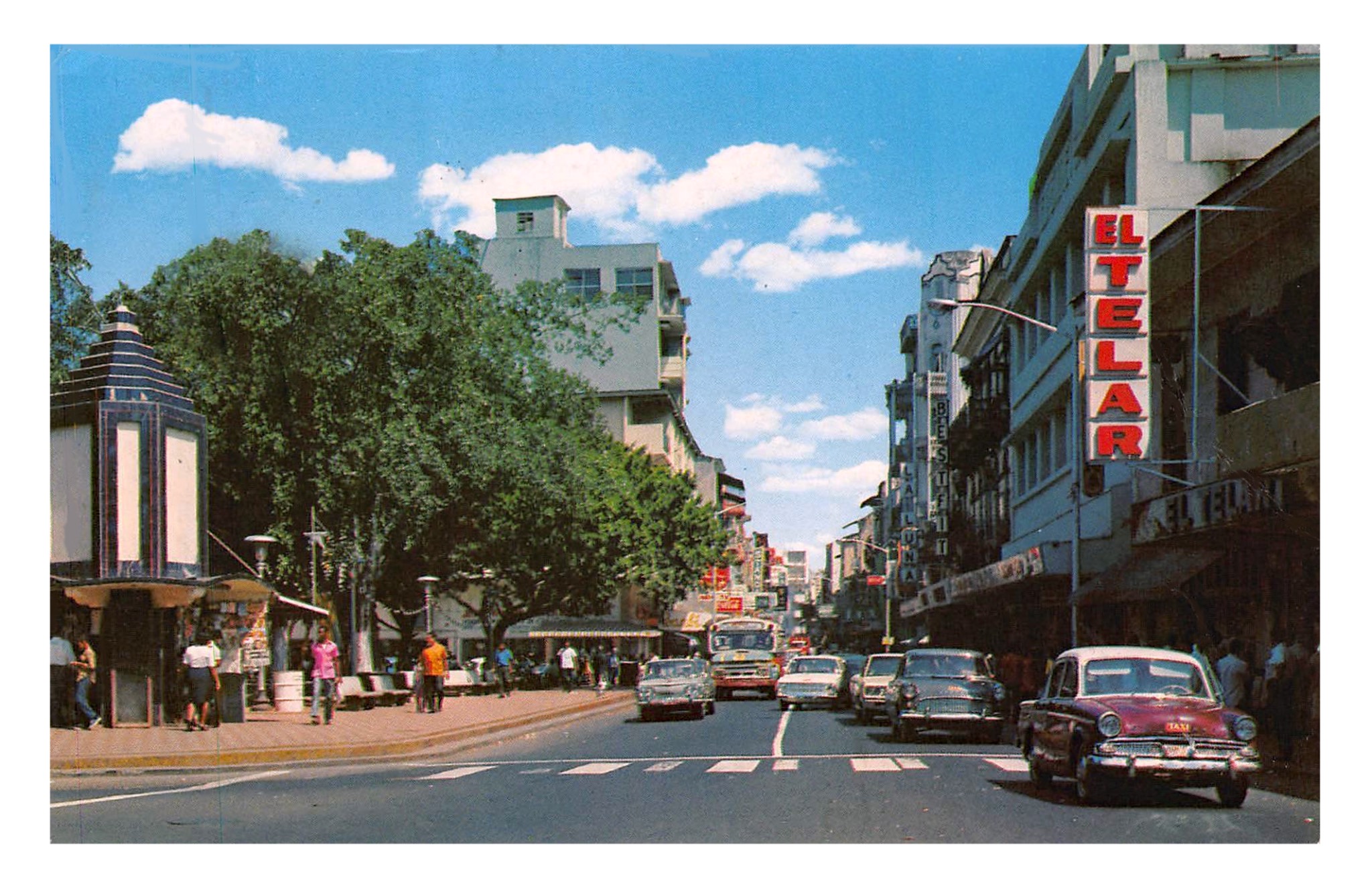 Panama City (PA), Central Avenue & Plaza Santa Ana .jpg