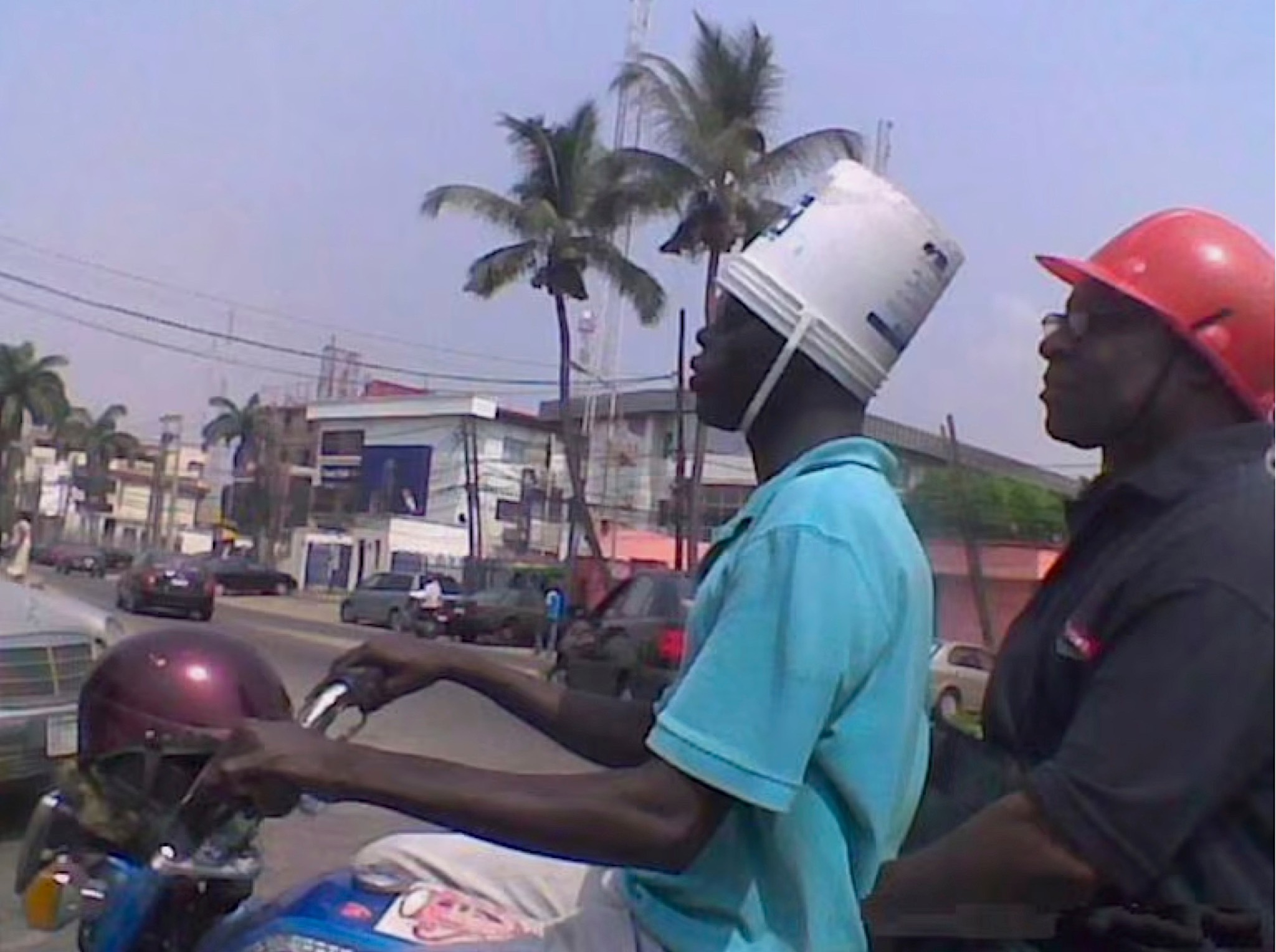 casque bénin.jpg