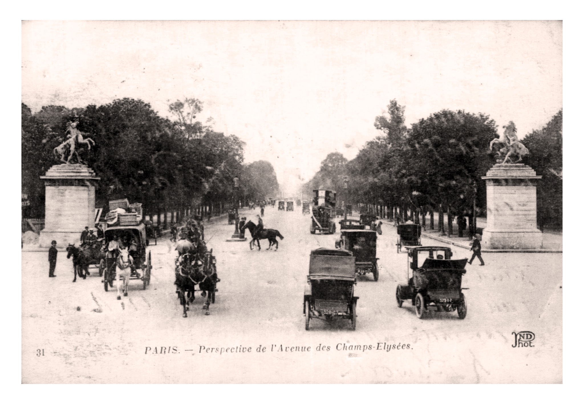 Paris, perspective des Champs Elysées (J N D 31).jpg