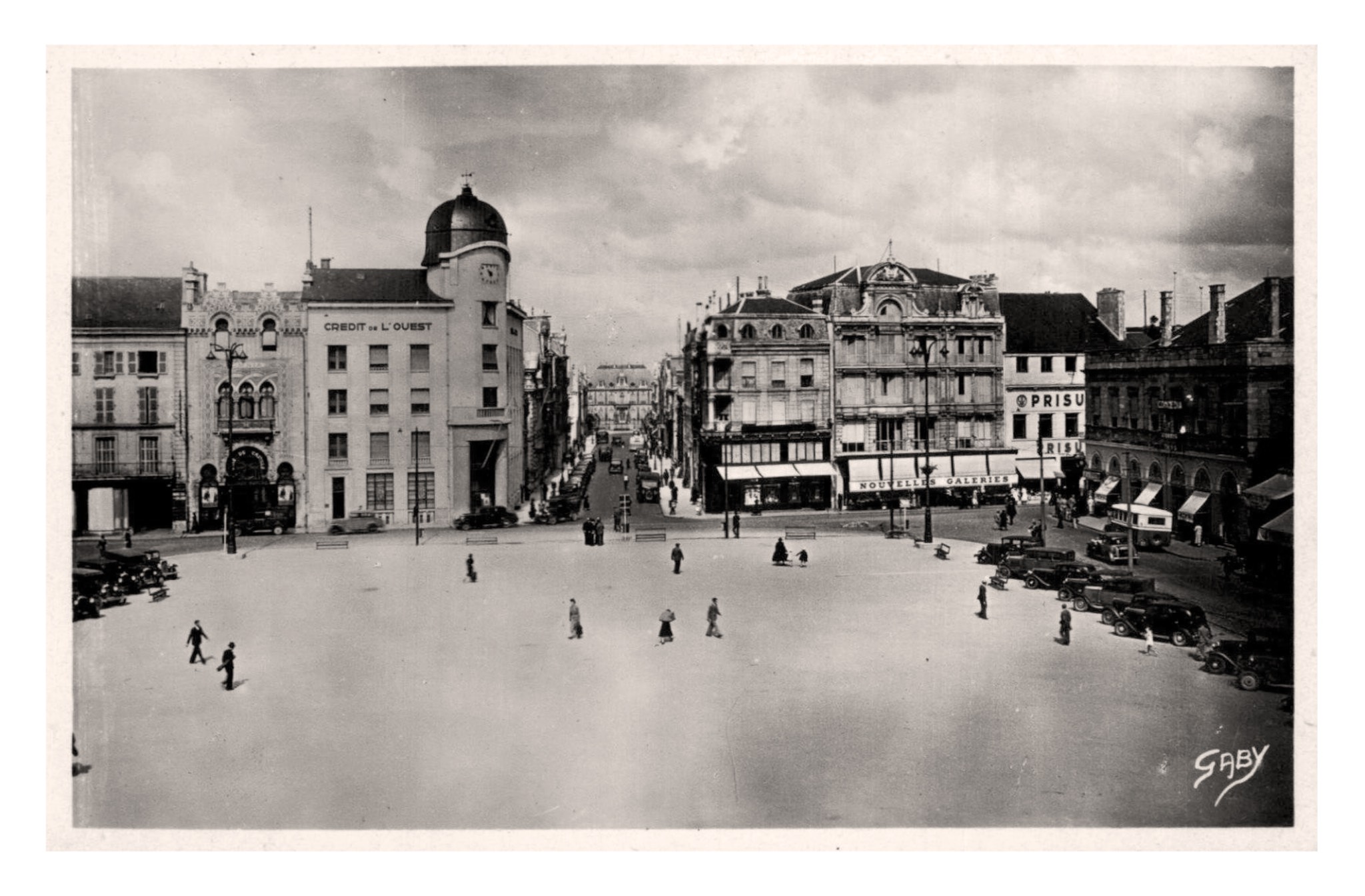 Poitiers, Vienne, Place d'Armes (Gaby 19).jpg