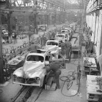 Atelier_-_Chaine_de_montage_Peugeot_203.jpg