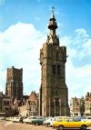Bethune_286229_-_Le_beffroi_-_Renault_17_jaune.jpg