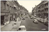 Calais_286229_-_Bd_Lafayette_-_Renault_Dauphine_et_4cvn_Peugeot_403_Familiale___.jpg