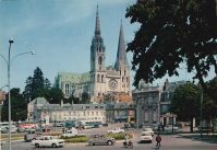 Chartres_avec_un_VeloSolex.jpg