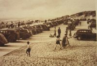 Cucq_286229_-_La_Plage_en_1945.jpg