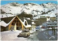 Gourette_en_1969_-_Ami_6_Break_et_Renault_16.jpg