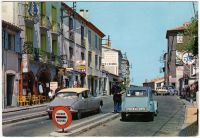 Le_Perthus_286629_-_Citroen_ID_19_et_2cv.jpg