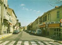 Les_Pennes_Mirabeau_281329_-_Fiat_124_Cabriolet.jpg
