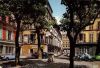 Paris_-_Place_Furstenberg_avec_une_belle_4cv_pneus_flancs_blancs.jpg