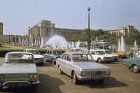Paris_287529_-_Ford_Taunus_12m2C_Renault_10_et_82C_Peugeot_2042C_Simca_1500___.jpg