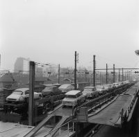 Train_autos-couchettes_-_Citroen_Ami_6_et_DS192C_Simca_P602C_Renaults_Caravelle___.jpg