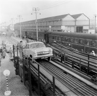 Train_autos-couchettes_-_Ford_Consul_56.jpg