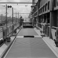 Train_autos-couchettes_-_Simca_Versailles.jpg