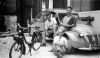 VeloSolex_et_Citroen_2_CV.jpg