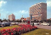 Vichy_280329_-_Peugeot_404_Cabriolet.jpg