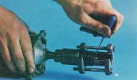 Compress-the-Bendix-Spring-on-a-Starter-Motor.jpg