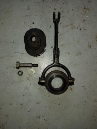 Fourche_embrayage_ancienne_boite.jpg