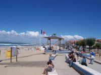 Front_de_mer_de_Soulac.jpg