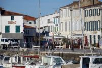 La_Flotte_en_Re-_quai.jpg