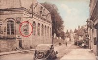 Les-Halles-et-le-ch-teau.jpg