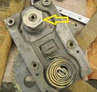 Lubing_regulators_with_lithium_grease01~0.jpg