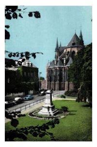 Mons_28B29_Eglise_Ste_Waudru_2.jpg