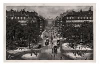 Paris2C_Place_de_l_Opera_28Mona29.jpg