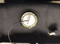 Pose_sonde_de_reservoir_neuve.JPG