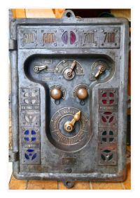 Tableau_de_commande_ascenseur_de_la_mine_de_Eisden28B29~0.jpg