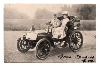 Voiture_avec_chauffeur_1904.jpg