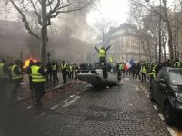 gilet_jaune_et_porsche.jpg
