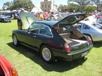 mg-rv8-coupe-02.jpg