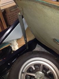 normal_Compas_de_plancher_de_coffre_MGB_GT-Paul.jpg